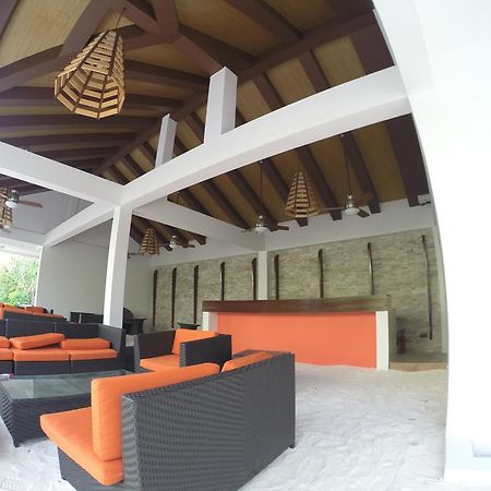 Pallazo Laamu Gan  Buitenkant foto