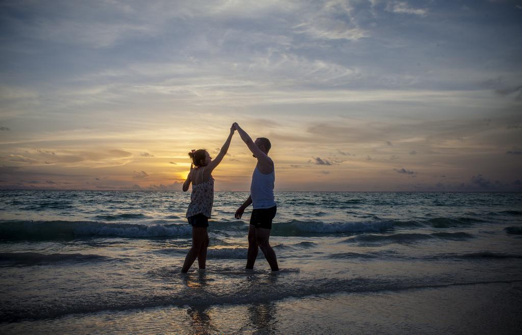 Pallazo Laamu Gan  Buitenkant foto