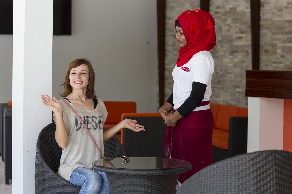 Pallazo Laamu Gan  Buitenkant foto